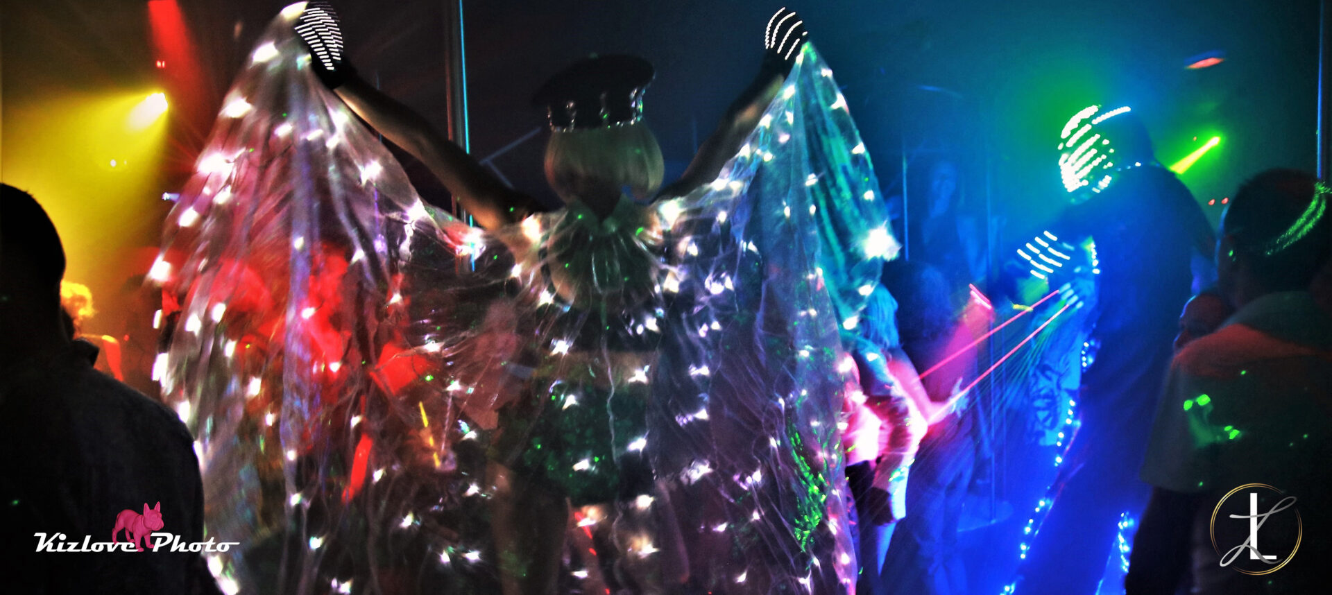 lanterne club danseurs femme robot
