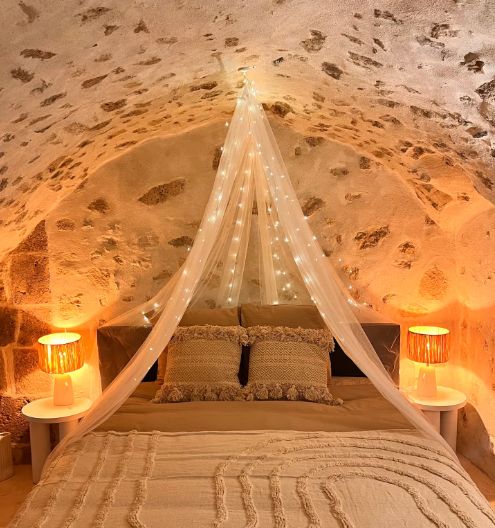 chambre d'hotel dans une grotte